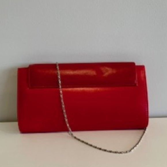 Women's Clutch bag with silver detachable shoulder chain in red, only worn once - Picture 4 of 16